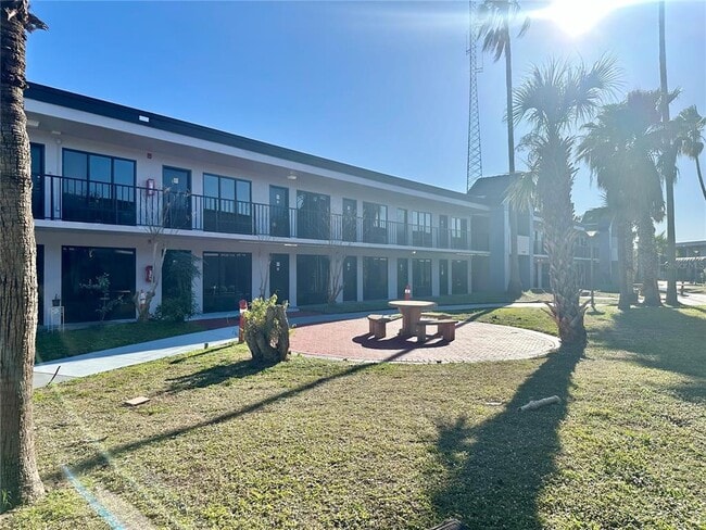 Building Photo - 8421 S Orange Blossom Trl