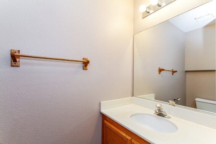 Building Photo - 6055 Autumn Rose Way