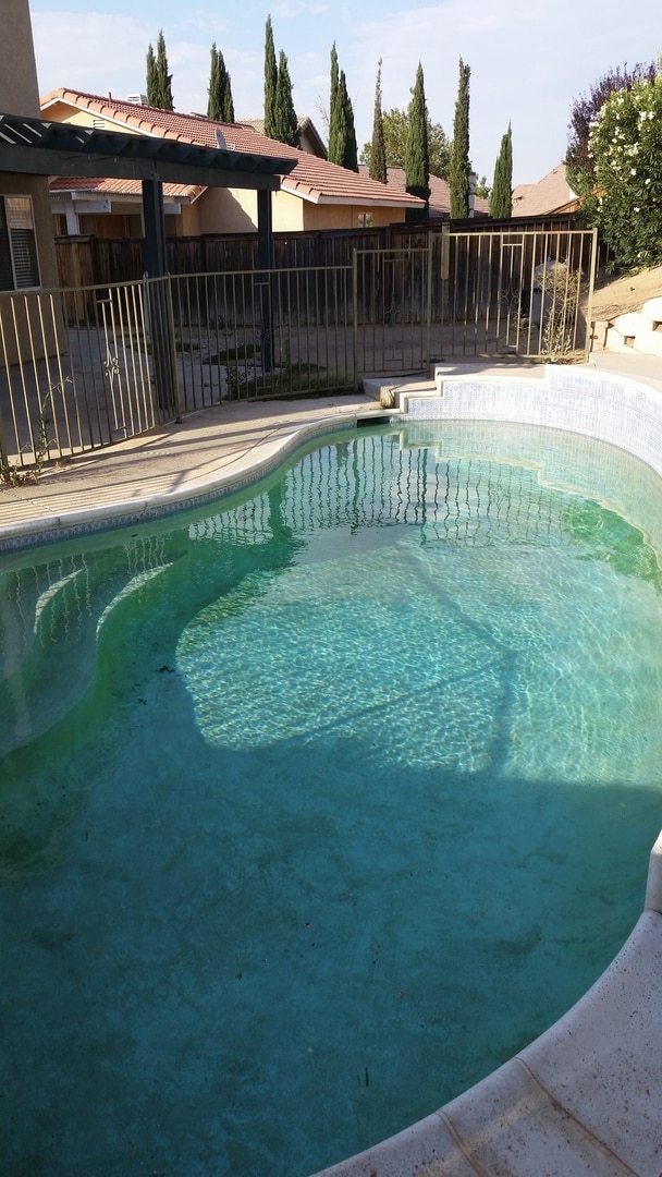 Building Photo - POOL FOR THE SUMMER! SPACIOUS 4 BEDROOM 3 BATH EAGLE RANCH HOME