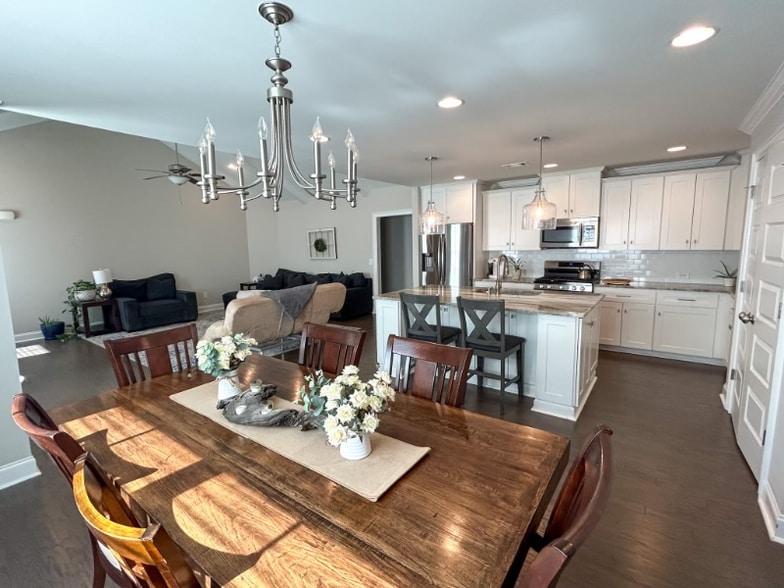 Building Photo - 220 Lee Audis Ln