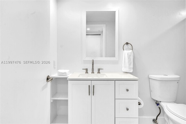 Building Photo - 17375 Collins Ave