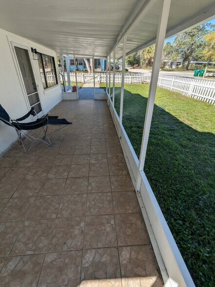 Building Photo - 209 10th St