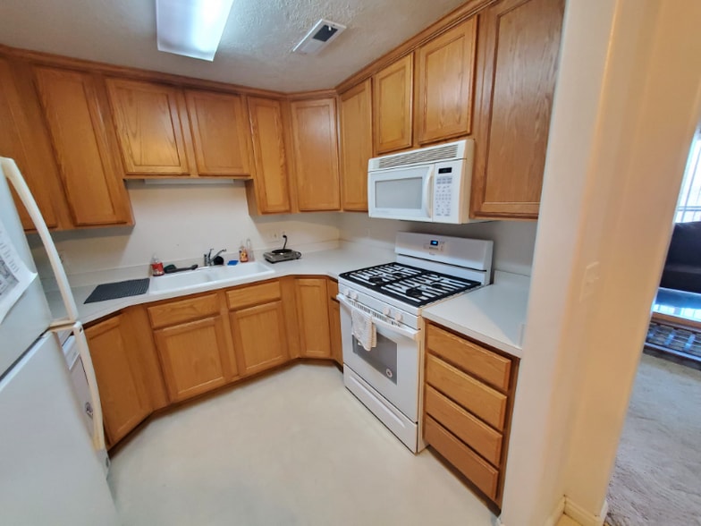Building Photo - 1490 S 430 W