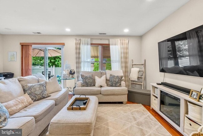 Building Photo - 45 Fulmar Dr
