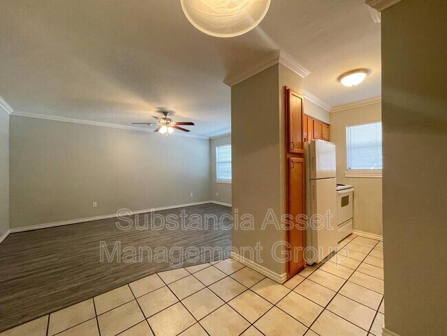 Primary Photo - 1430 NW 25th St