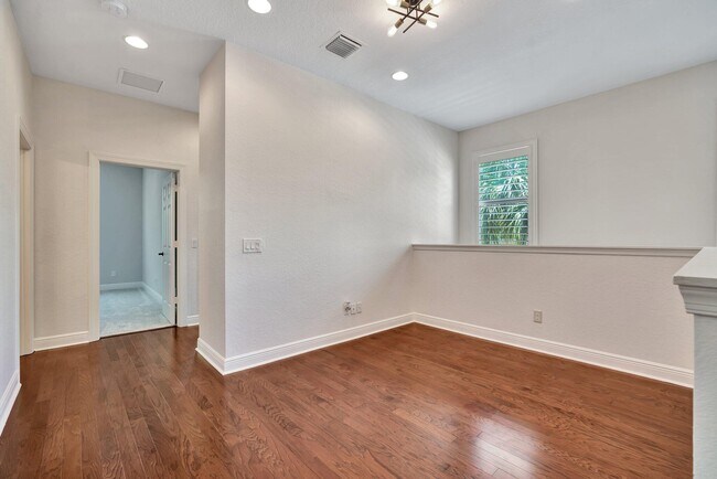 Building Photo - 4559 Cadiz Cir
