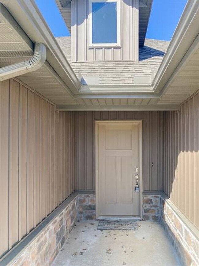 Building Photo - Beautiful Home in Rogers