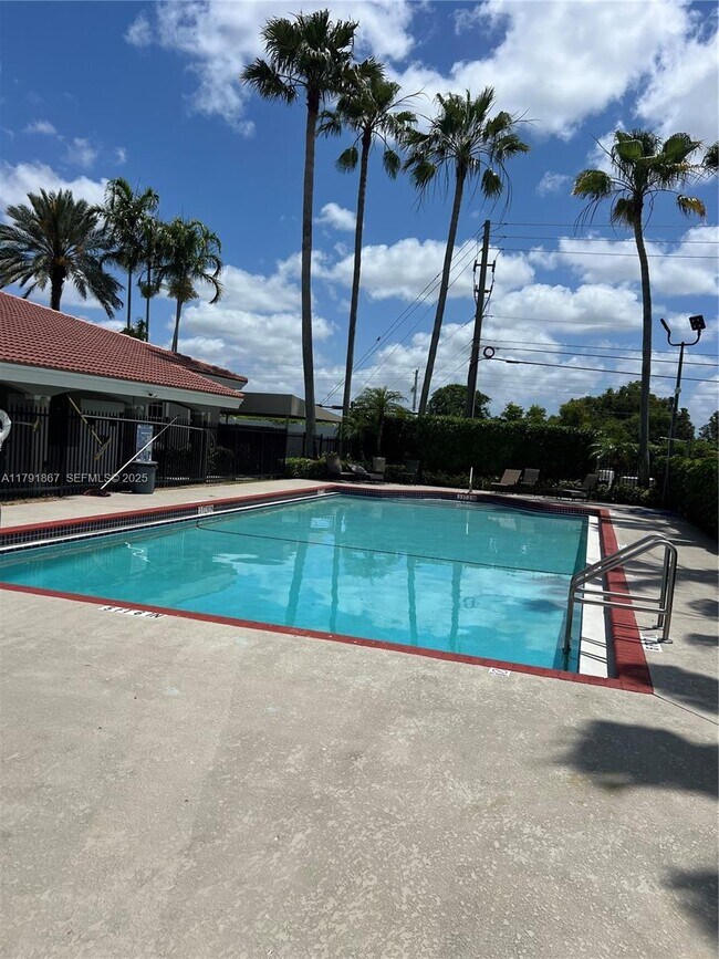 Building Photo - 5357 SW 125th Ave