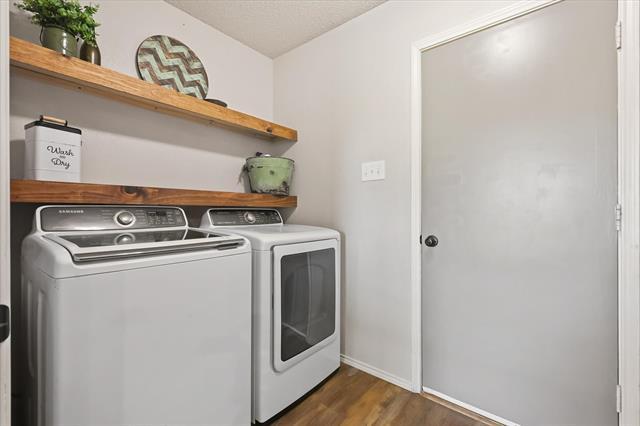 Building Photo - 115 Palomino Ln