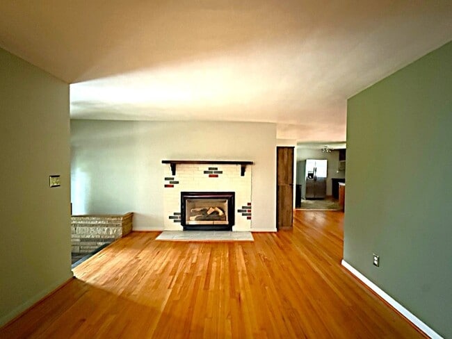 Building Photo - 908 Chestnut Ln