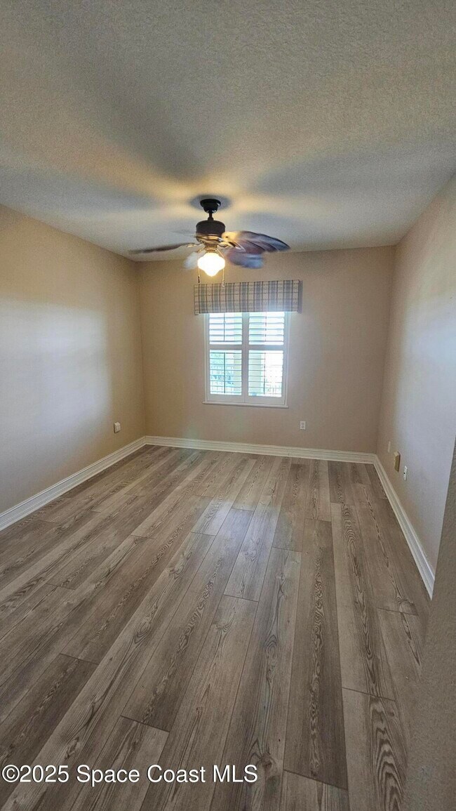 Building Photo - 480 Sail Ln