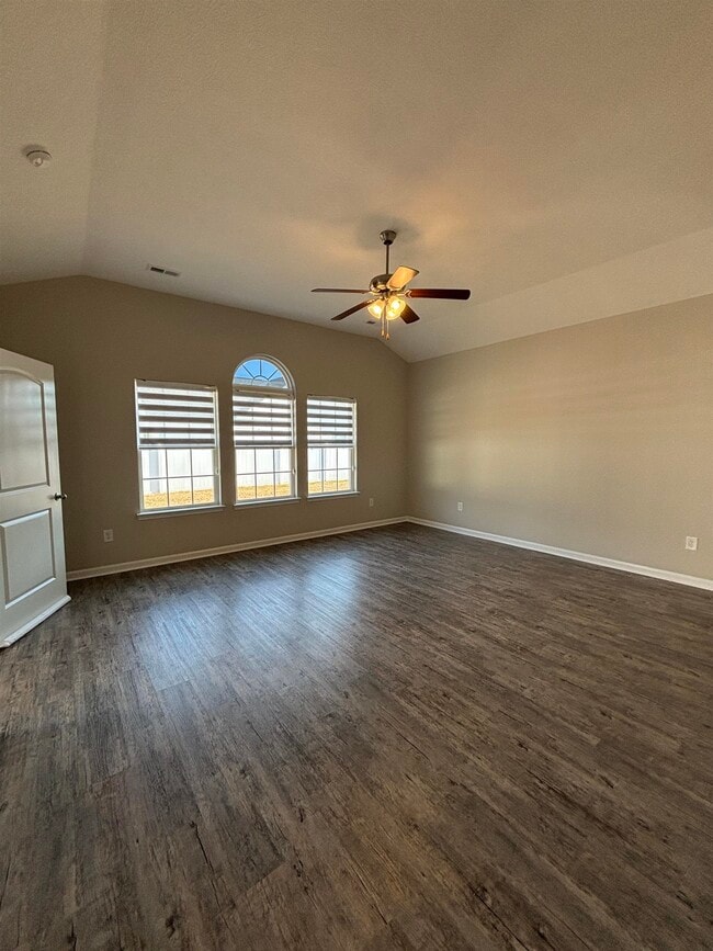 Building Photo - 227 Leste Rd