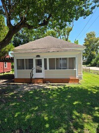 Building Photo - 8133 Brandon St