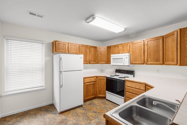 Building Photo - 1620-1622-1622 Juniper Dr