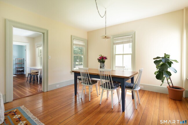 Building Photo - 20 Ethan Allen St