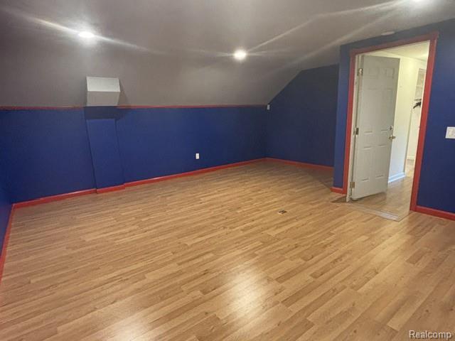 Building Photo - 1064 Lakeview St