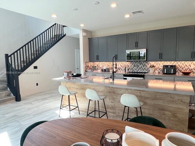 Building Photo - 8813 Antarus Dr