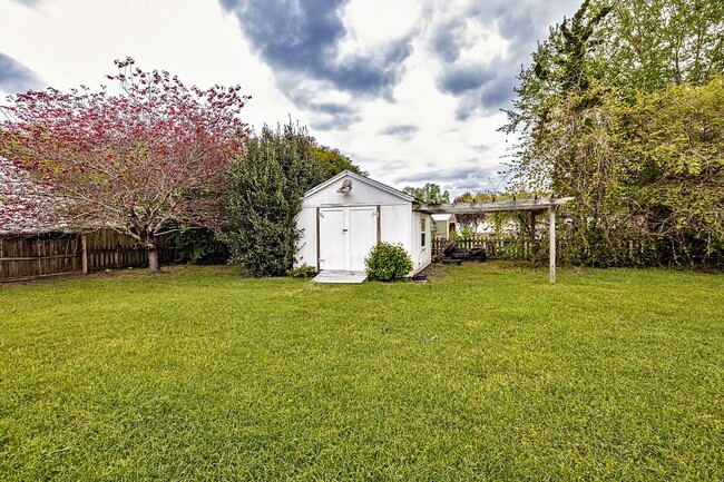 Building Photo - 7600 Lilly Pond Ln