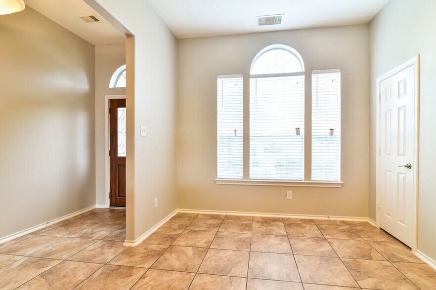 Building Photo - 8715 Elm Drake Ln