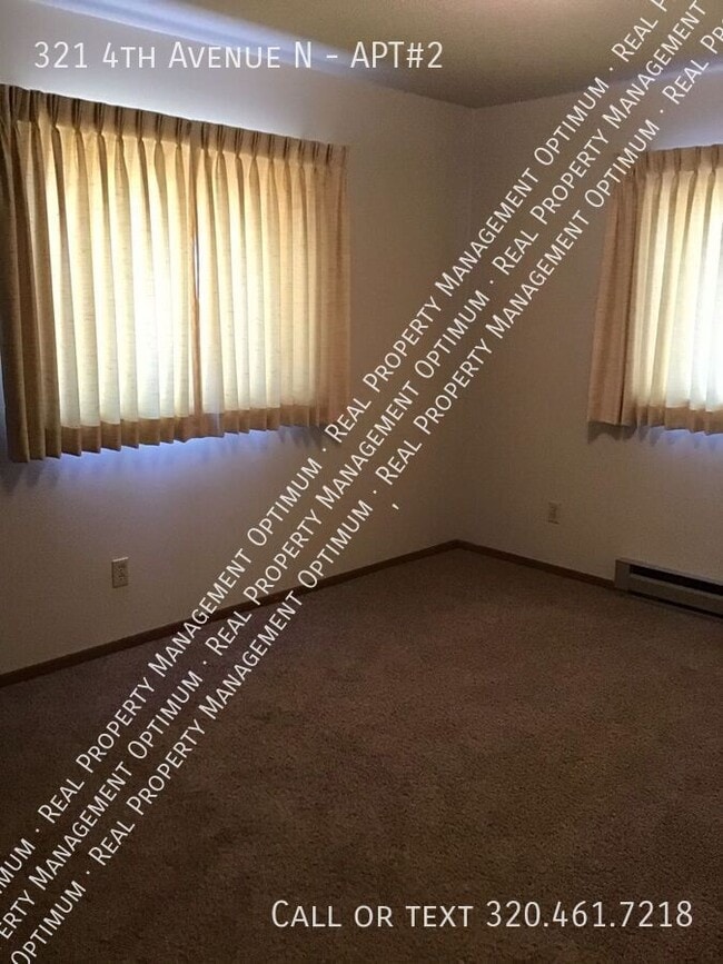 Building Photo - 321 4th Ave N