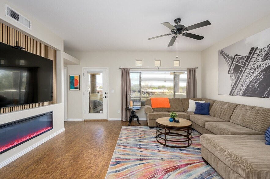 Building Photo - 9100 E Raintree Dr
