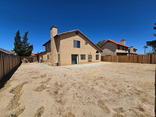 Building Photo - 39354 Longhorn Ct