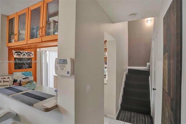 Building Photo - 10540 SW 154th Ct