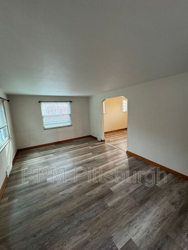 Building Photo - 2108 Lucina Ave