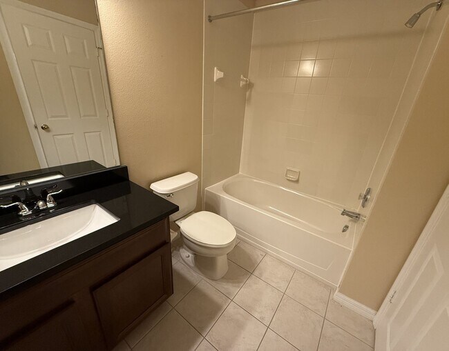 Building Photo - 3/2.5 townhome in Sanford! AVAILABLE MARCH 16th!