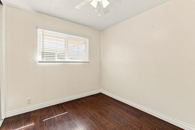 Building Photo - 1101 Calle Vista Ave