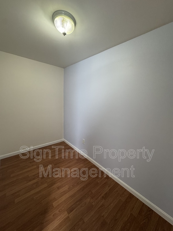 Building Photo - 42 E Franklin St