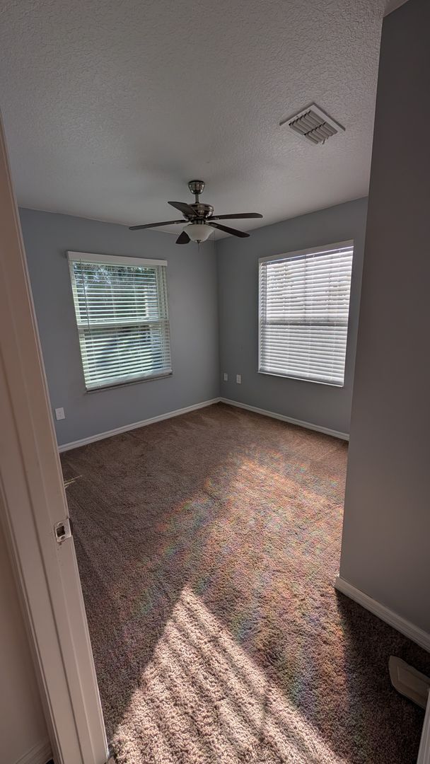 Building Photo - In the Heart of Down Town Orlando, 3 bedrooms house with lawn care service included