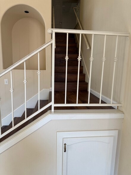 Building Photo - 9066 N Red Lion Dr