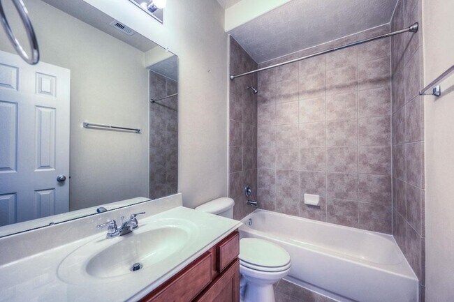 Building Photo - 5402 Ringneck Glen Dr