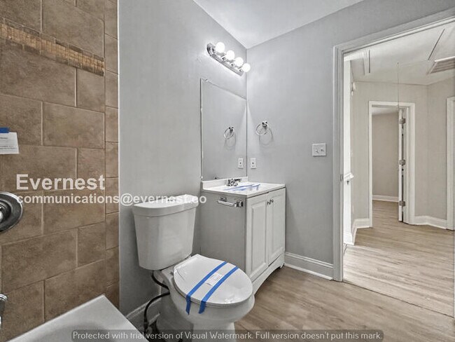 Building Photo - 3 Bed, 2.5 Bath Home with Off-Street Parking / Pet-Friendly / Available Now!