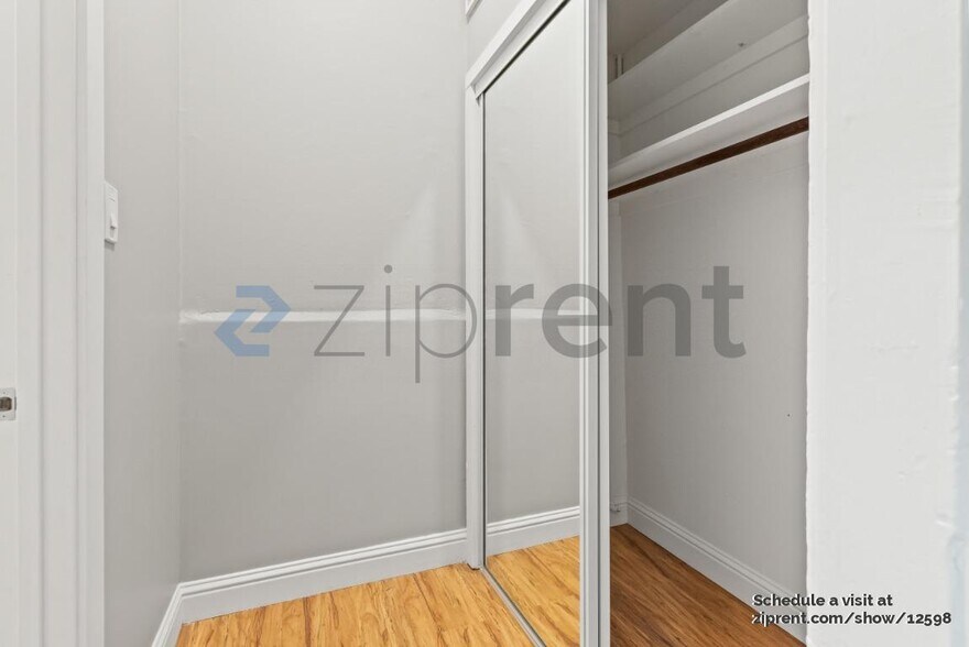 Building Photo - Unit A