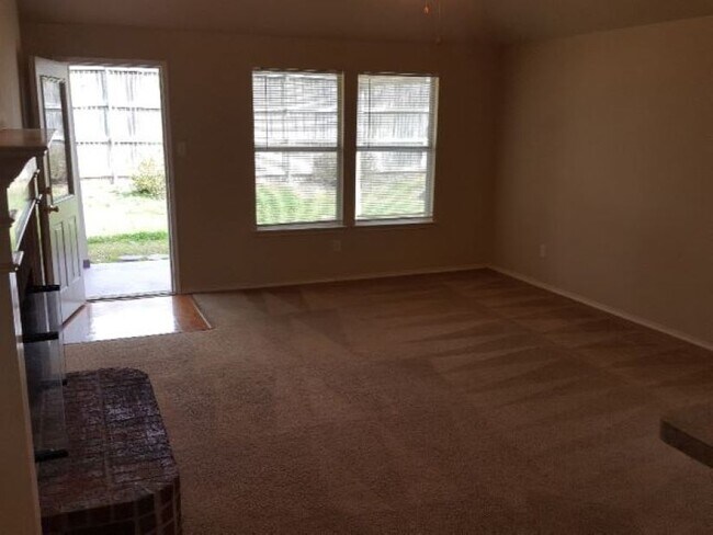 Building Photo - 6717 Dream Dust Dr