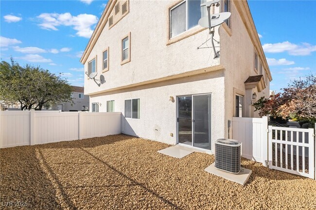 Building Photo - 8715 Tomnitz Ave