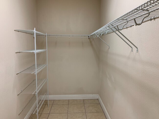 Building Photo - Lake Sawyer-7960 Jailene Dr Windermere FL ...