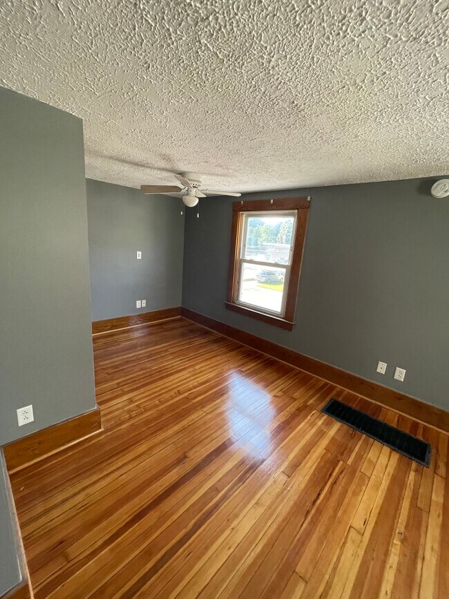 Building Photo - 204 Point Pleasant Rd