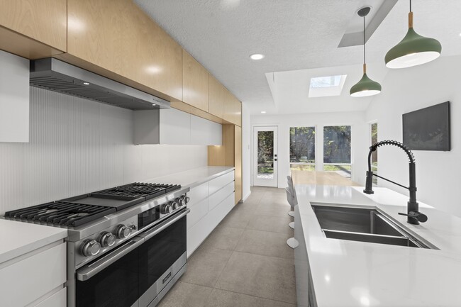 Building Photo - 2703 Crossvine Cir