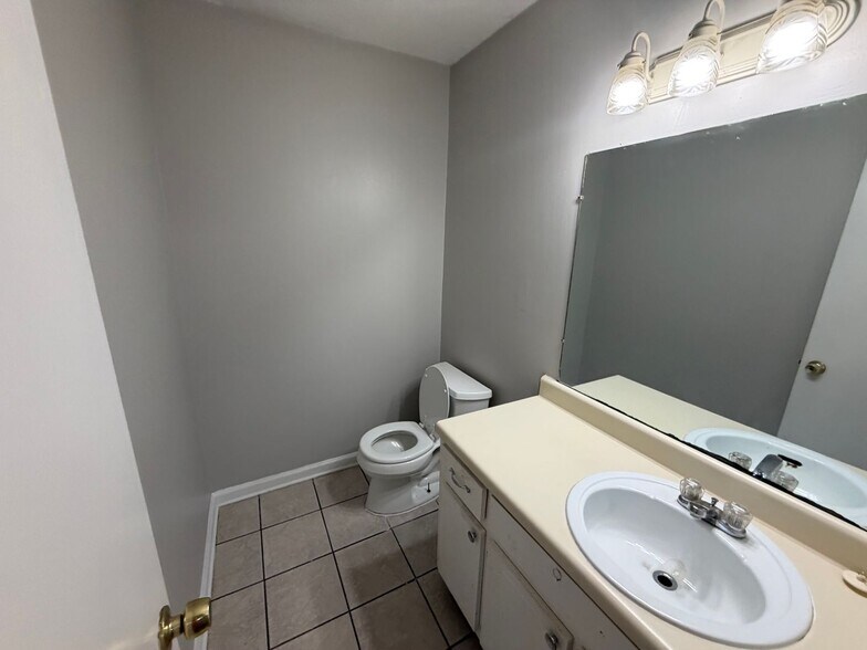 Building Photo - 2780 Birchfield Cove