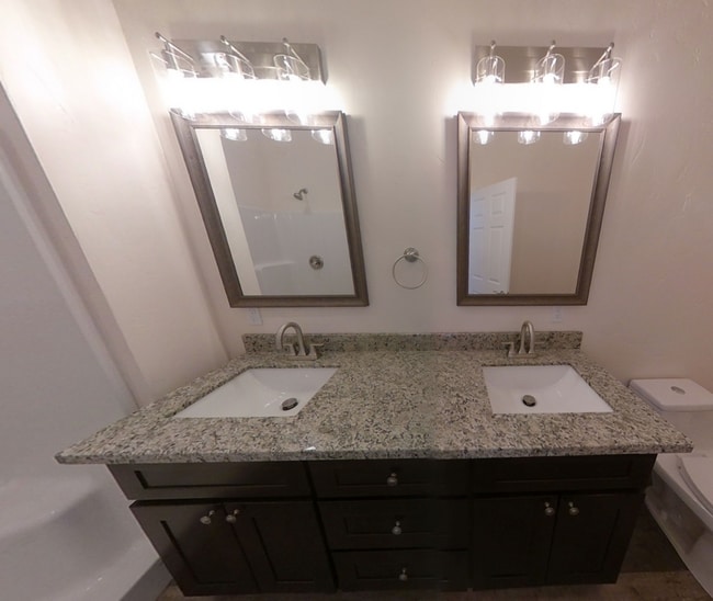 Building Photo - Newer contemporary home right downtown, al...