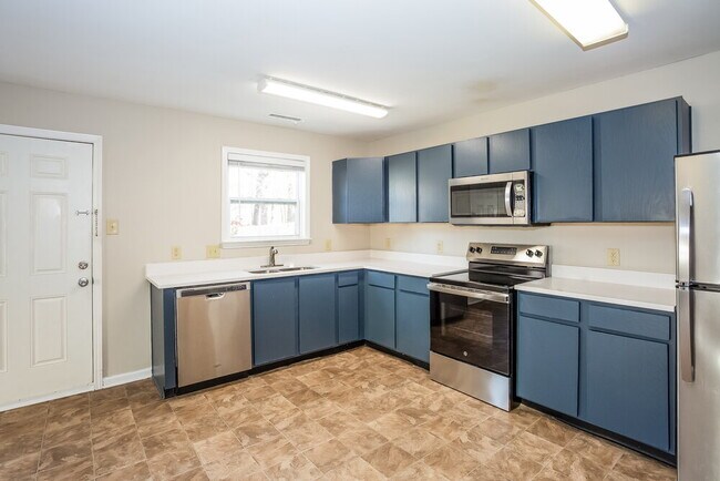 Building Photo - 8804 Old Potters Rd