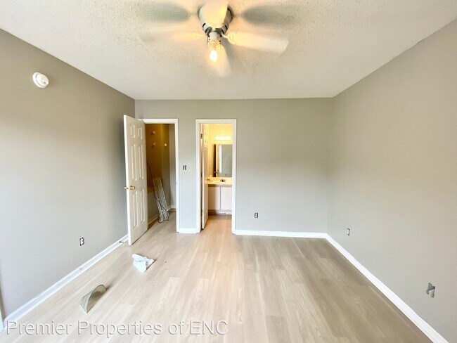 Building Photo - 2 br, 2.5 bath House - 342 Winners Circle