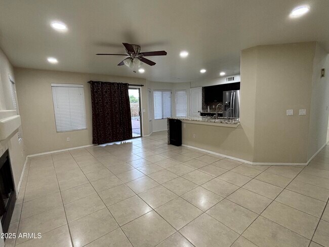Building Photo - 1231 N Tercera Ct