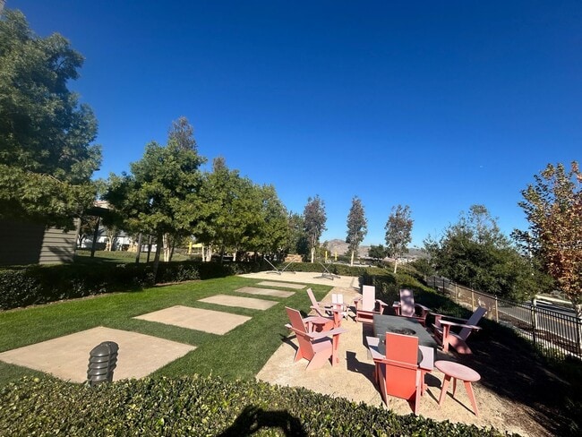 Building Photo - 4232 Powell Wy