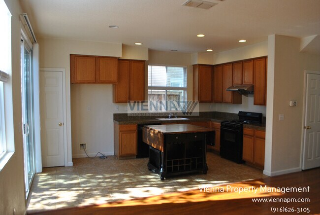 Building Photo - House for Rent in Natomas!