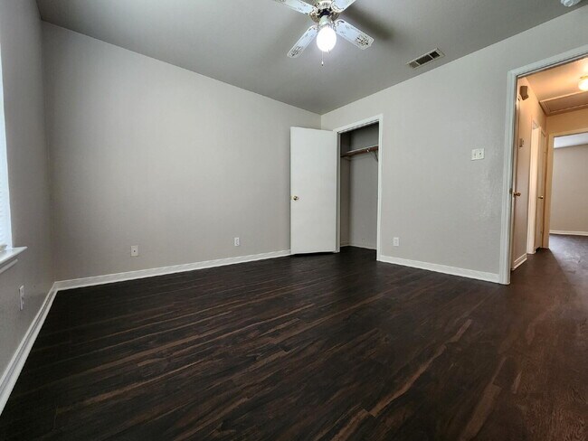 Building Photo - 1807 Windward Dr