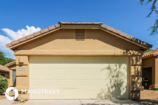 Building Photo - 6933 S Creek Run Ave